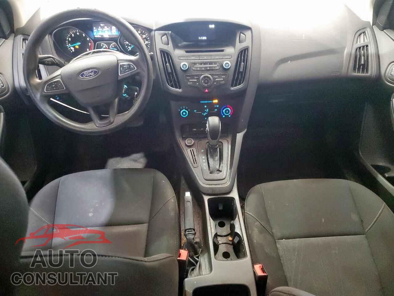 FORD FOCUS 2017 - 1FADP3E20HL219467