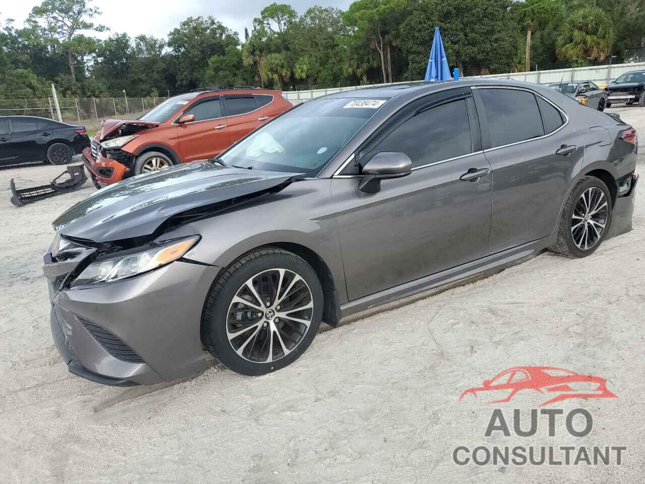 TOYOTA CAMRY 2018 - 4T1B11HK2JU671032