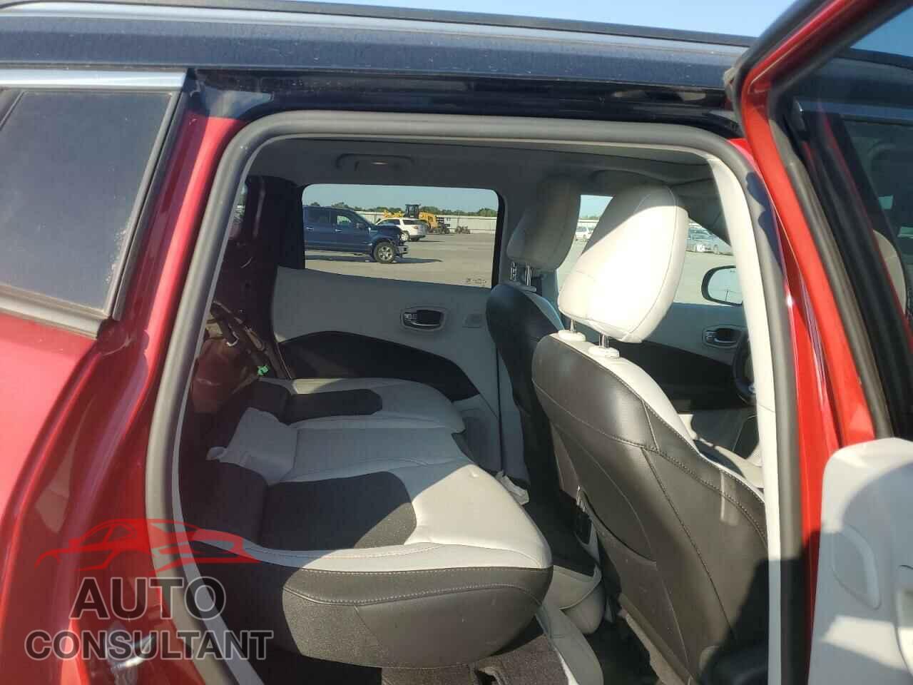 JEEP COMPASS 2018 - 3C4NJCCB4JT267647
