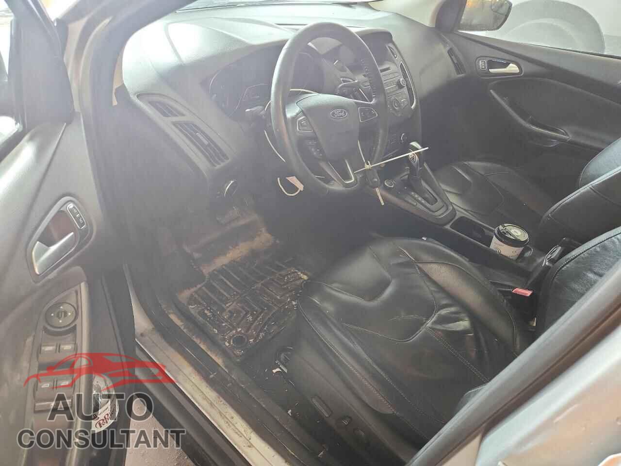 FORD FOCUS 2015 - 1FADP3F2XFL287657