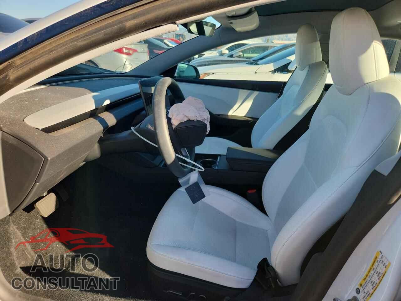 TESLA MODEL 3 2025 - 5YJ3E1EAXSF009282
