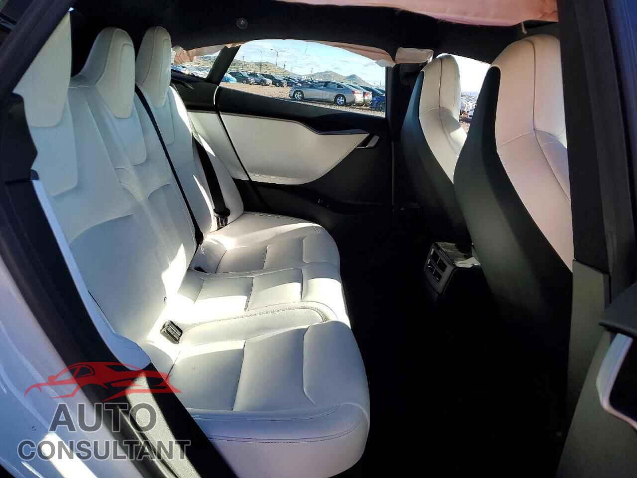 TESLA MODEL S 2018 - 5YJSA1E2XJF282933