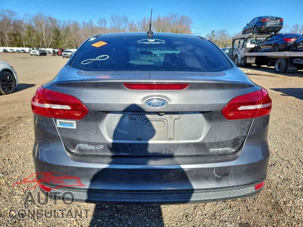 FORD FOCUS 2015 - 1FADP3E25FL228467