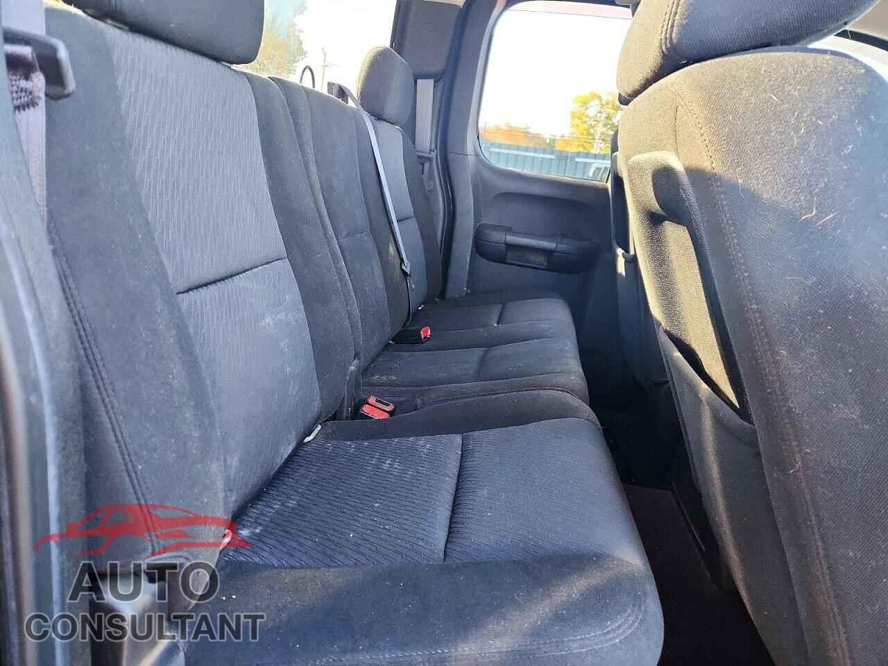 CHEVROLET SILVERADO 2011 - 1GCRKSE39BZ210644