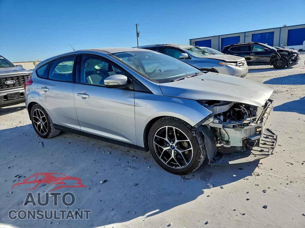 FORD FOCUS 2015 - 1FADP3K23FL272746