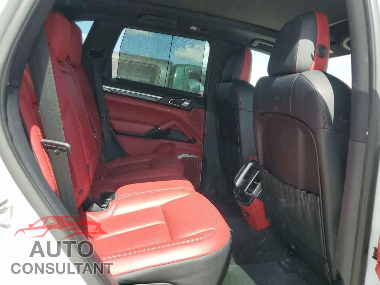 PORSCHE CAYENNE 2016 - WP1AA2A26GKA12356