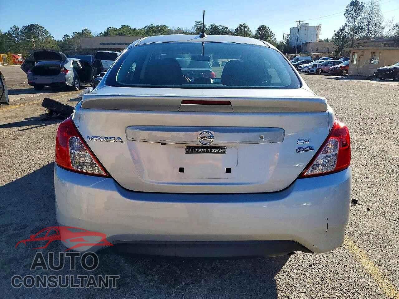 NISSAN VERSA 2019 - 3N1CN7AP3KL823503