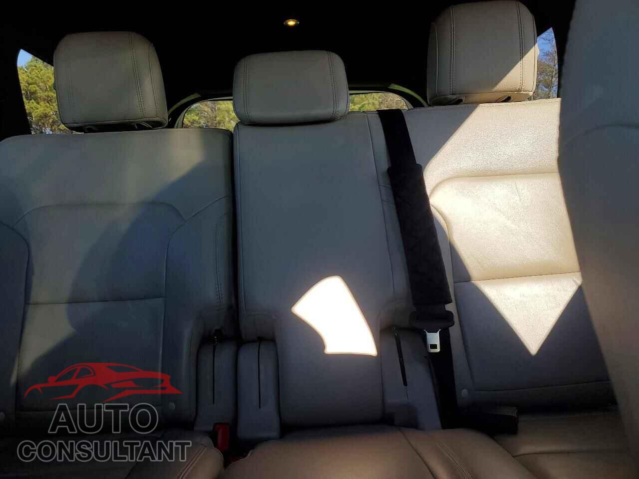 FORD EXPLORER 2018 - 1FM5K7D80JGB03223