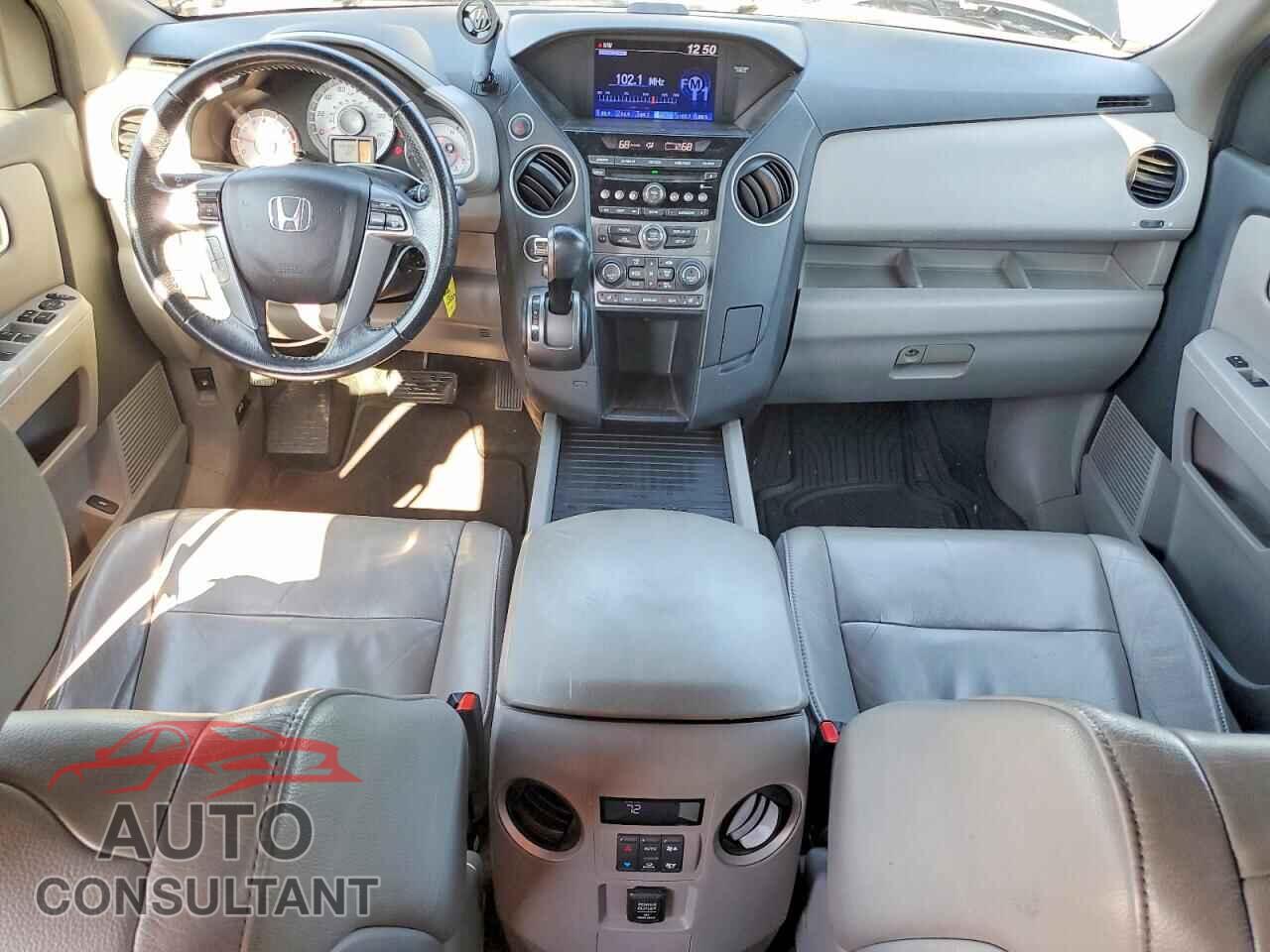 HONDA PILOT 2012 - 5FNYF4H50CB007724