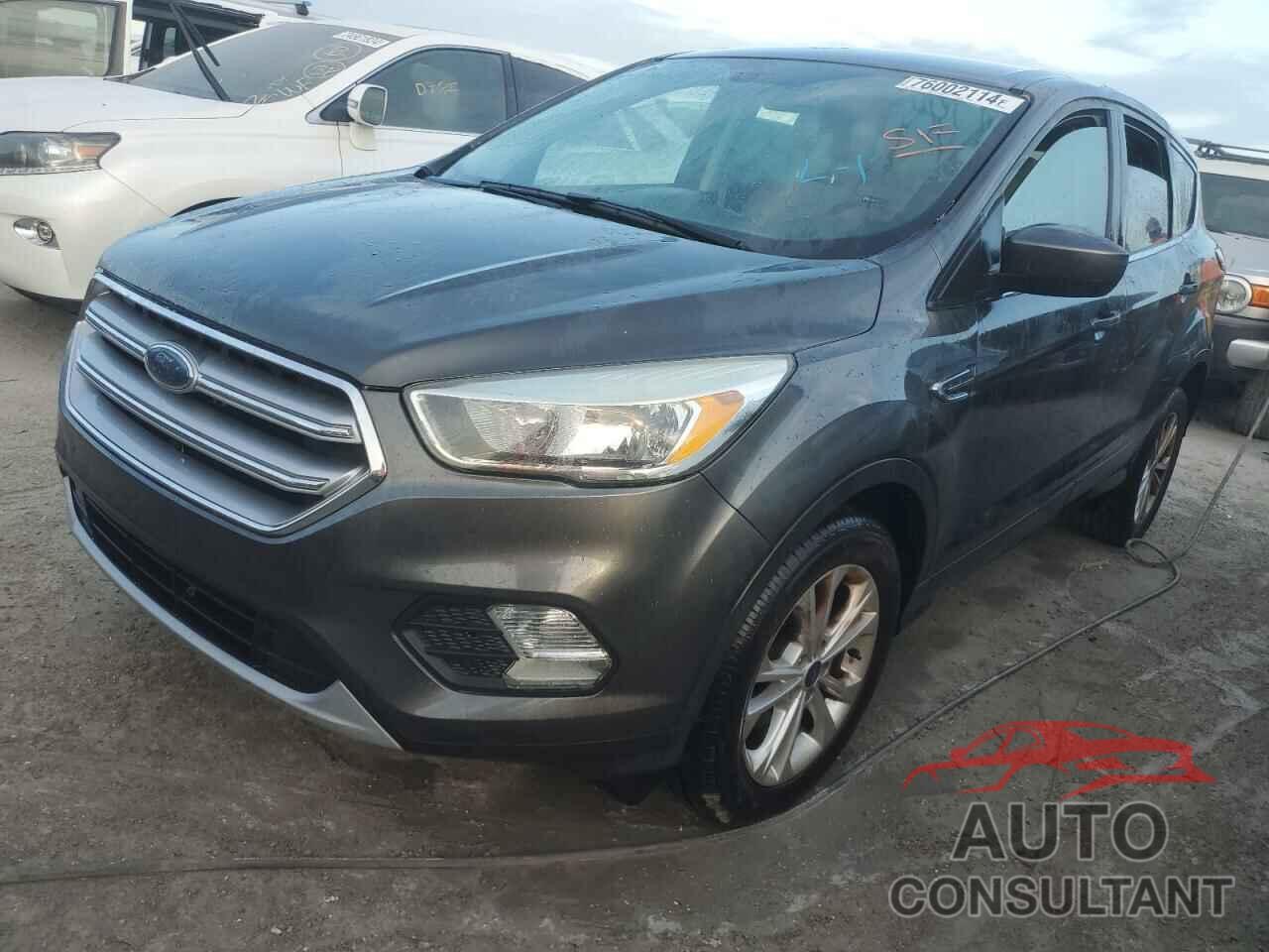 FORD ESCAPE 2017 - 1FMCU0GD5HUA99182
