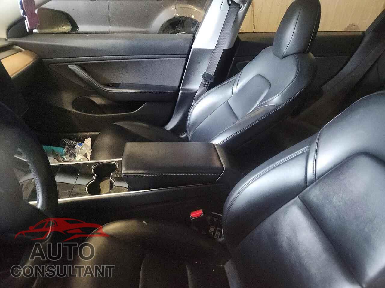 TESLA MODEL 3 2018 - 5YJ3E1EB5JF090652