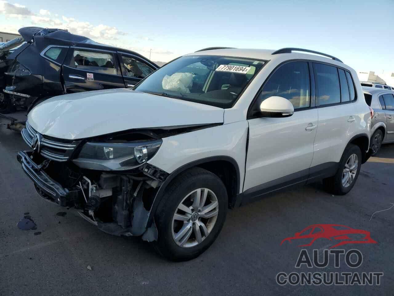 VOLKSWAGEN TIGUAN 2017 - WVGBV7AX2HW508215