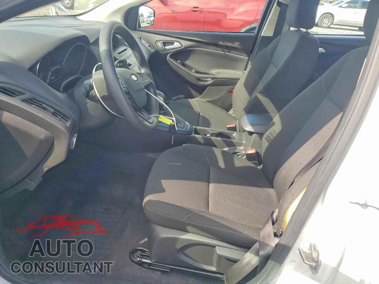 FORD FOCUS 2017 - 1FADP3K23HL202411