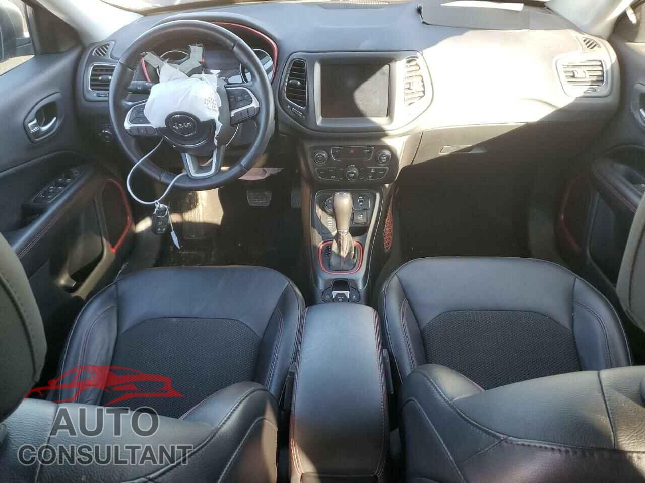 JEEP COMPASS 2020 - 3C4NJDDB8LT255007
