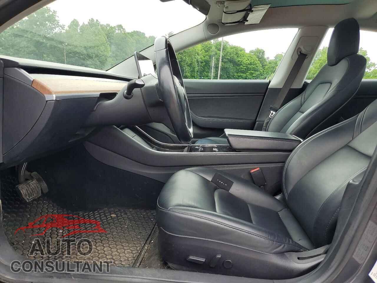 TESLA MODEL 3 2018 - 5YJ3E1EA5JF101995