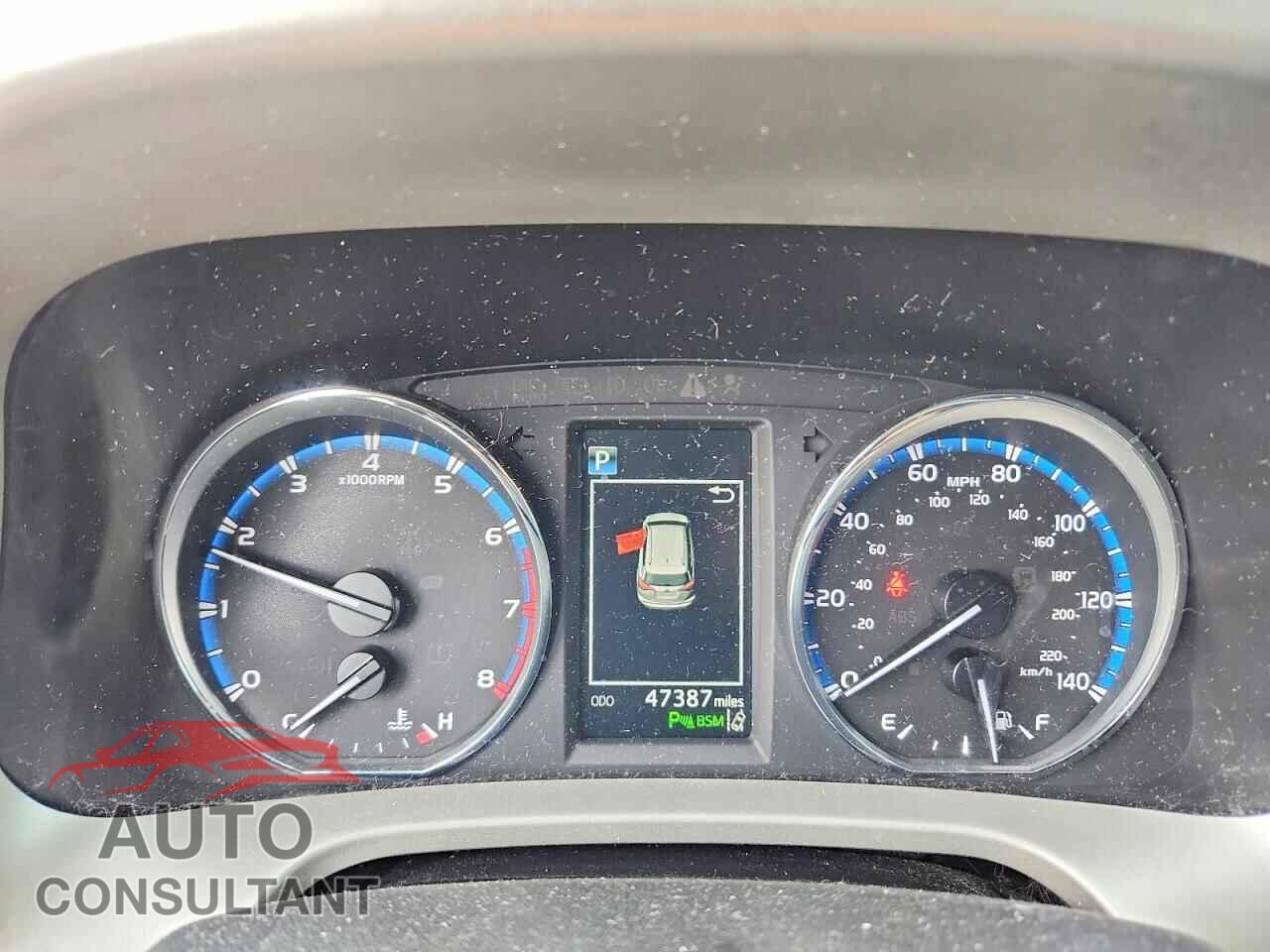 TOYOTA RAV4 2017 - 2T3DFREV5HW623484