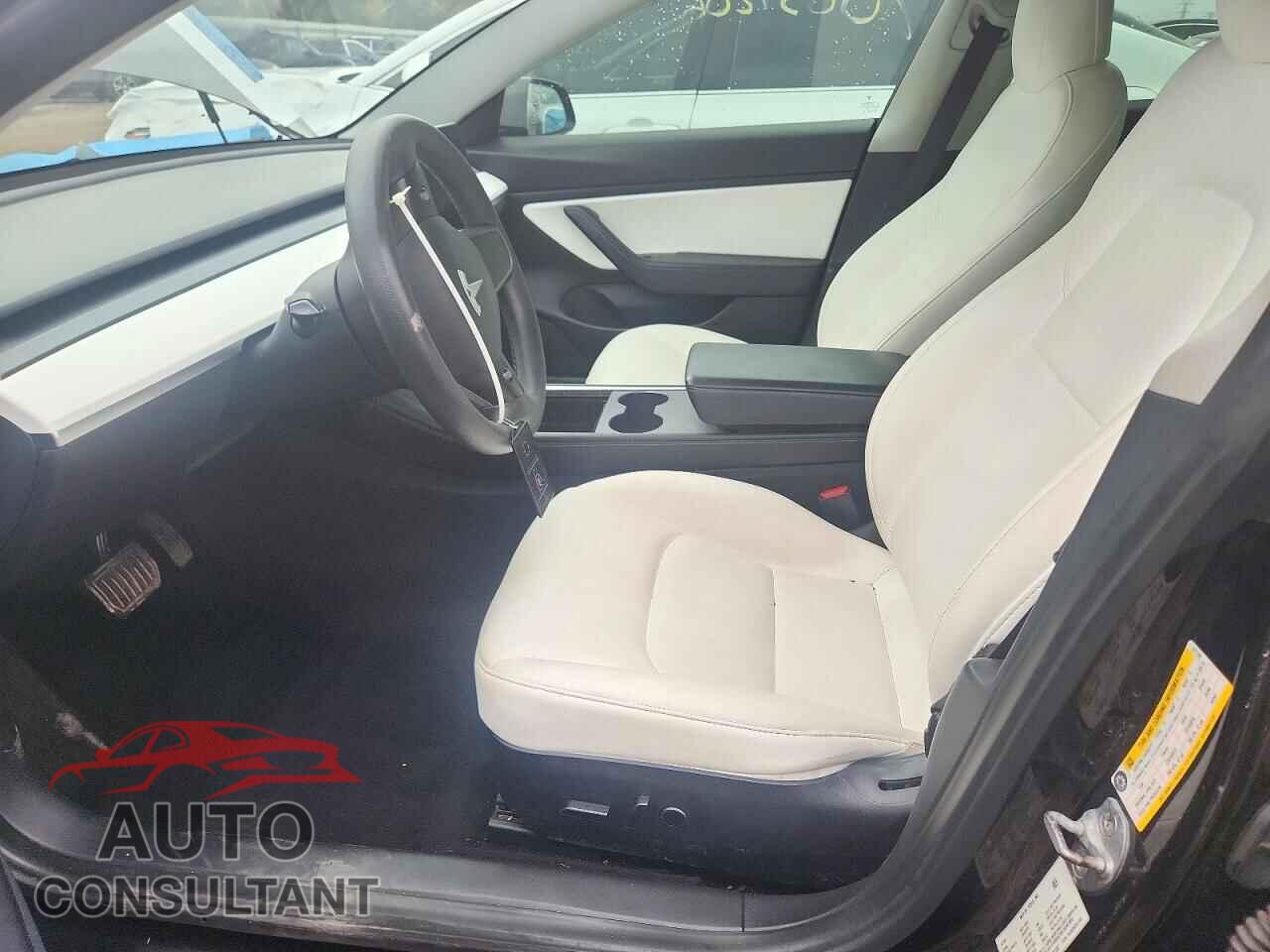TESLA MODEL 3 2021 - 5YJ3E1EA5MF871182