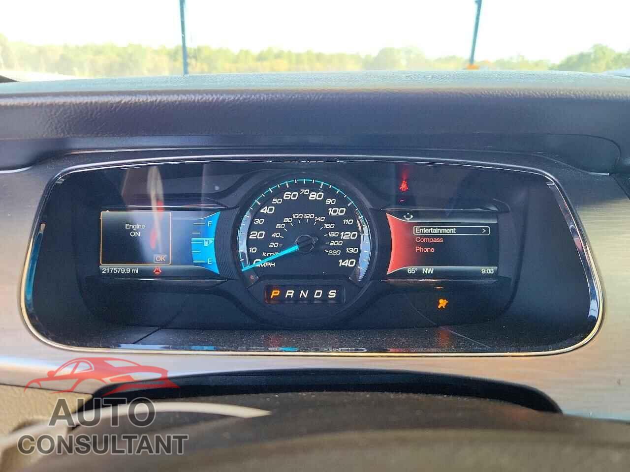 FORD TAURUS 2017 - 1FAHP2E83HG105309