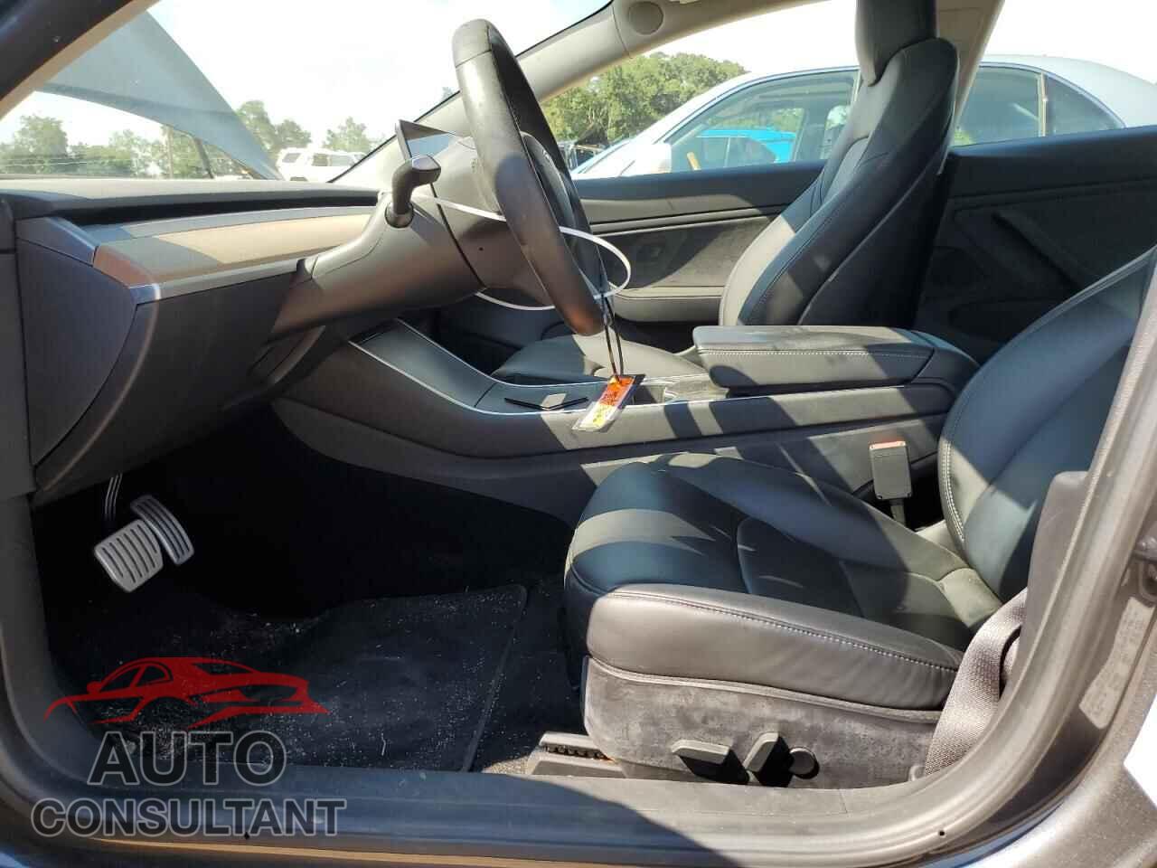 TESLA MODEL 3 2019 - 5YJ3E1EB7KF441319