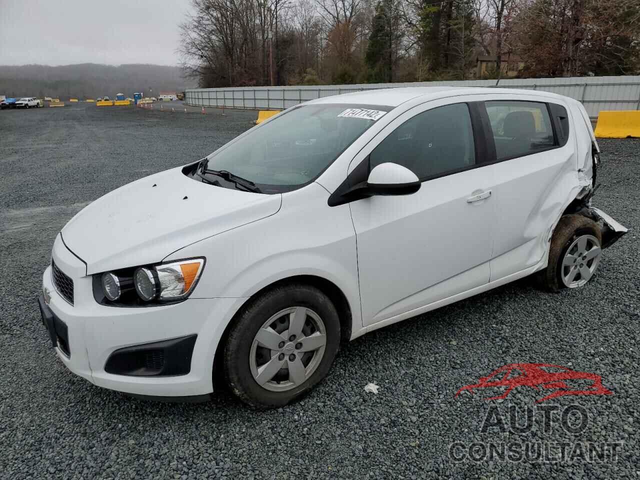 CHEVROLET SONIC 2015 - 1G1JA6SG8F4184466