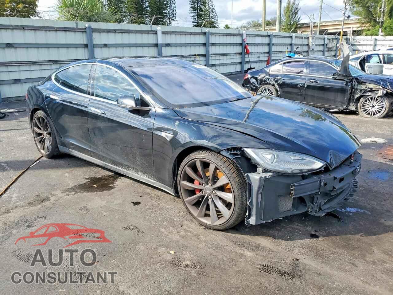 TESLA MODEL S 2013 - 5YJSA1DP8DFP28367