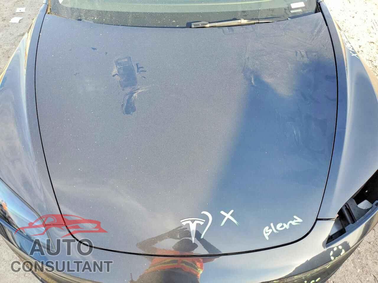 TESLA MODEL 3 2024 - 5YJ3E1EA8RF751903