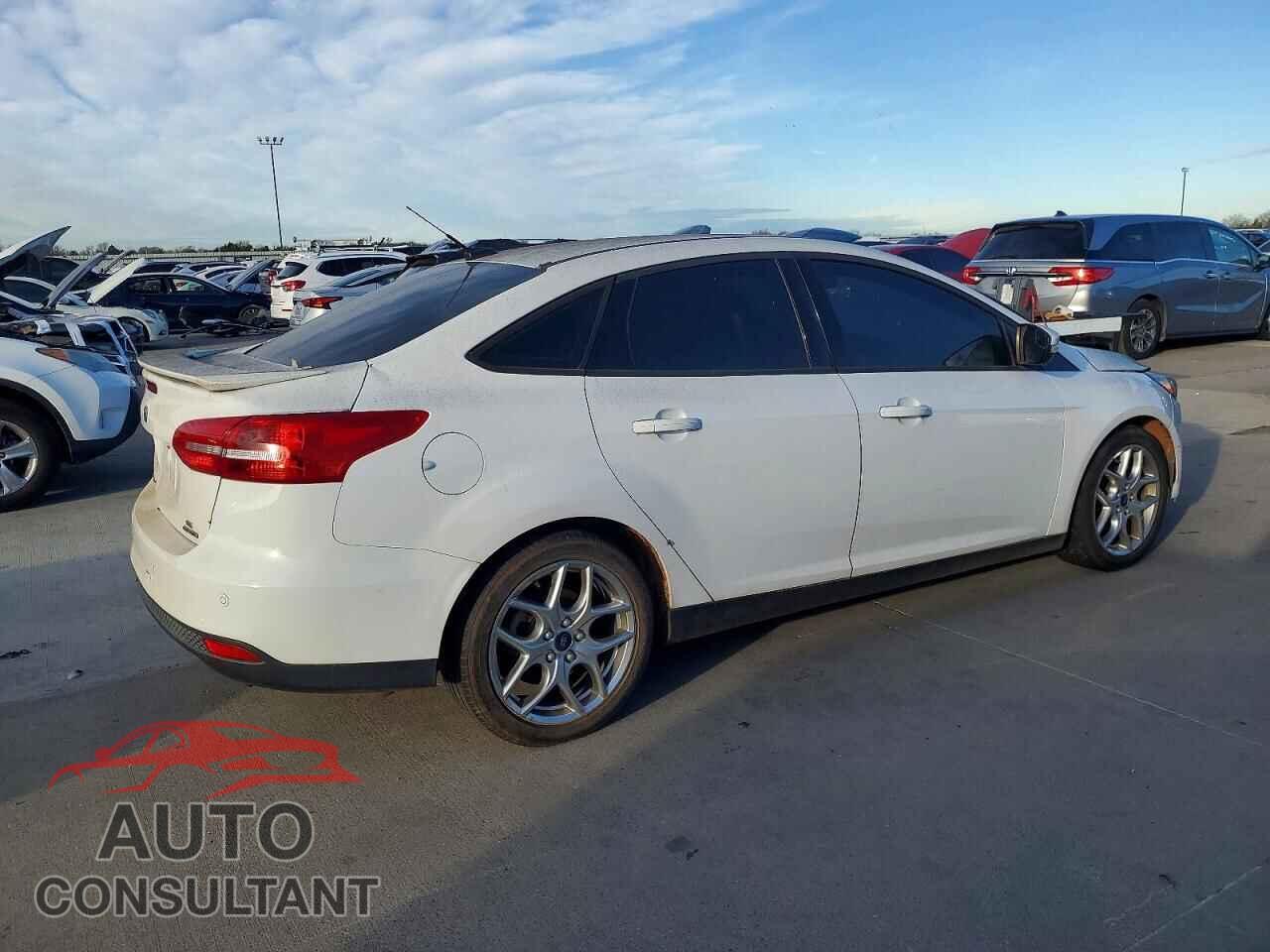 FORD FOCUS 2015 - 1FADP3F24FL219046