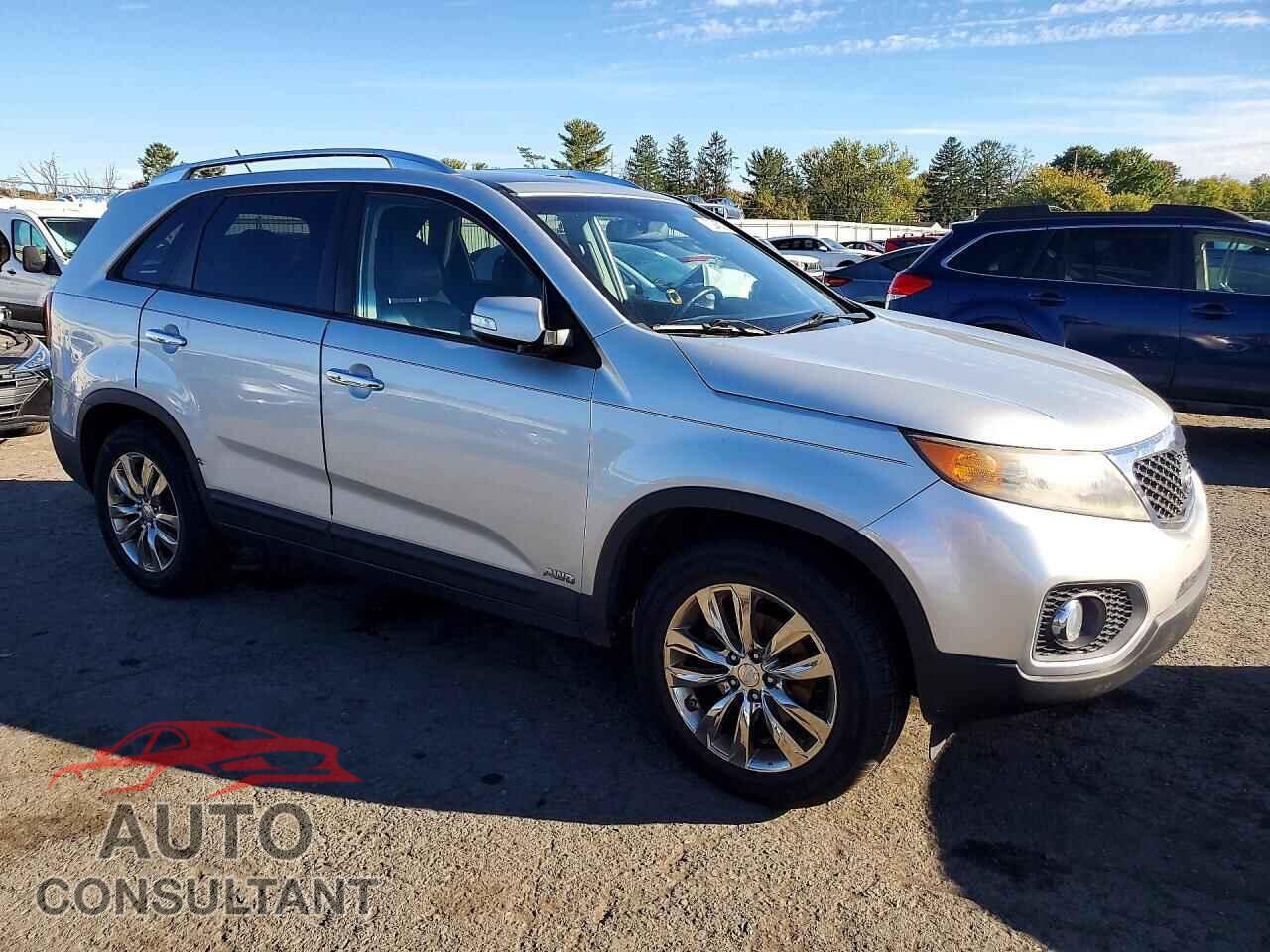 KIA SORENTO 2011 - 5XYKUDA29BG132868