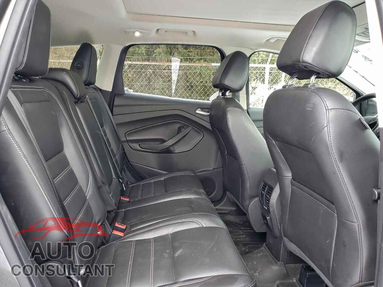 FORD ESCAPE 2017 - 1FMCU9JD7HUC08321