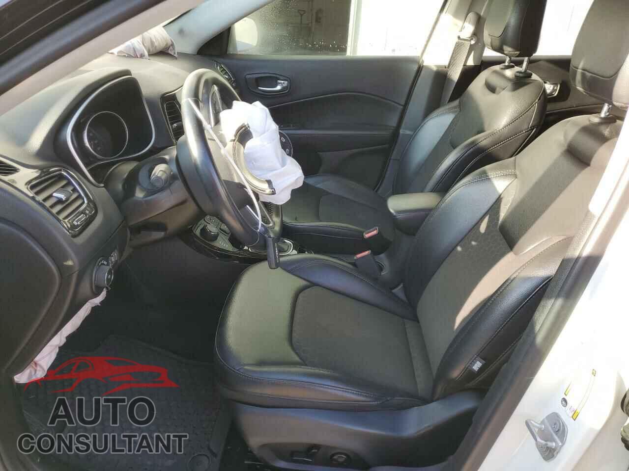 JEEP COMPASS 2019 - 3C4NJDBB2KT696679