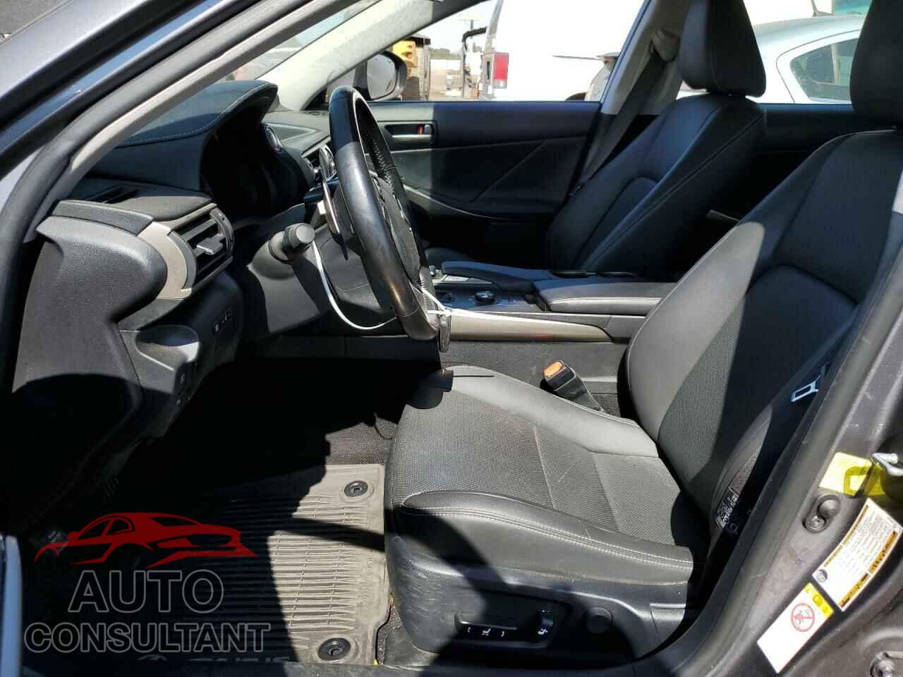 LEXUS IS 2017 - JTHBA1D22H5057546
