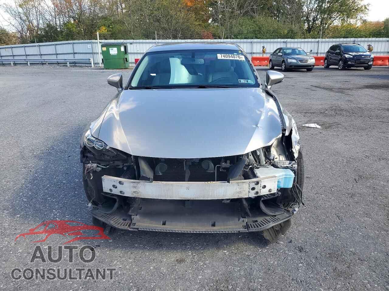 LEXUS IS 2014 - JTHBE1D24E5000197