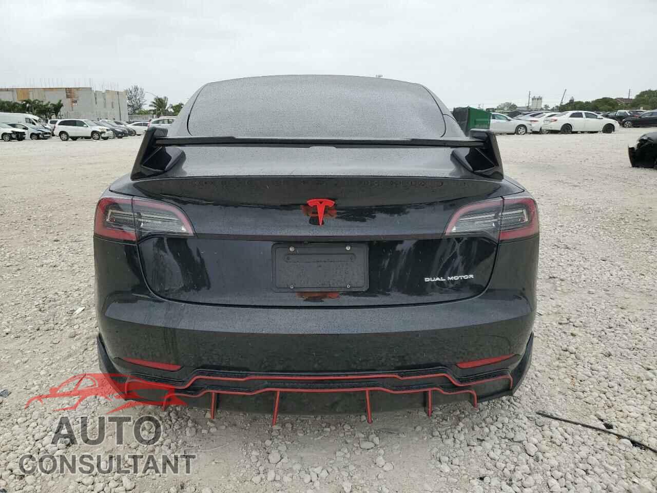 TESLA MODEL 3 2021 - 5YJ3E1EB1MF044157
