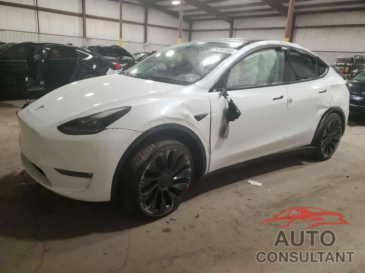 TESLA MODEL Y 2023 - 7SAYGDEF9PF660989