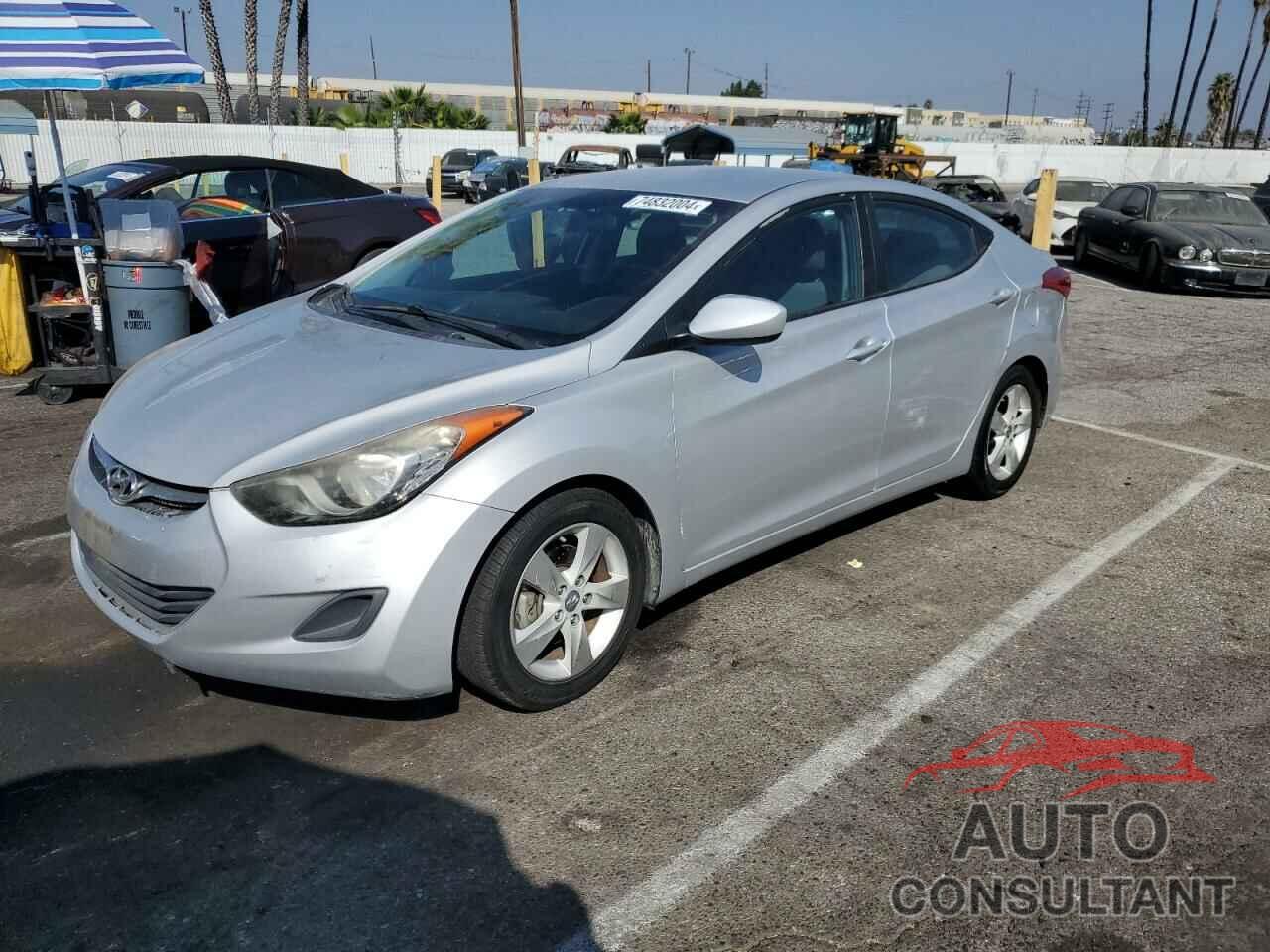 HYUNDAI ELANTRA 2013 - KMHDH4AE0DU819547