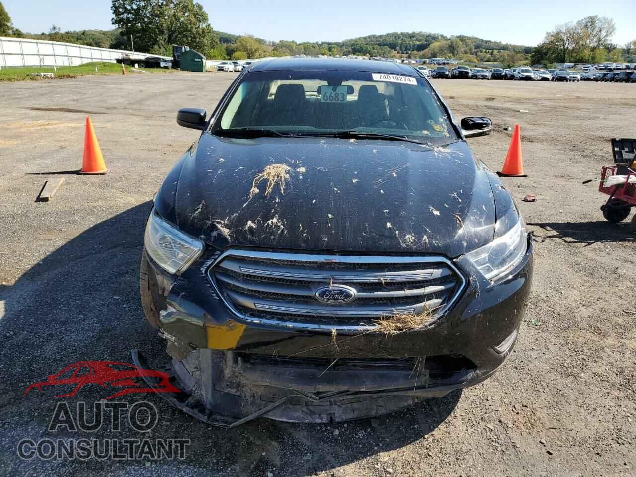 FORD TAURUS 2018 - 1FAHP2D84JG136723