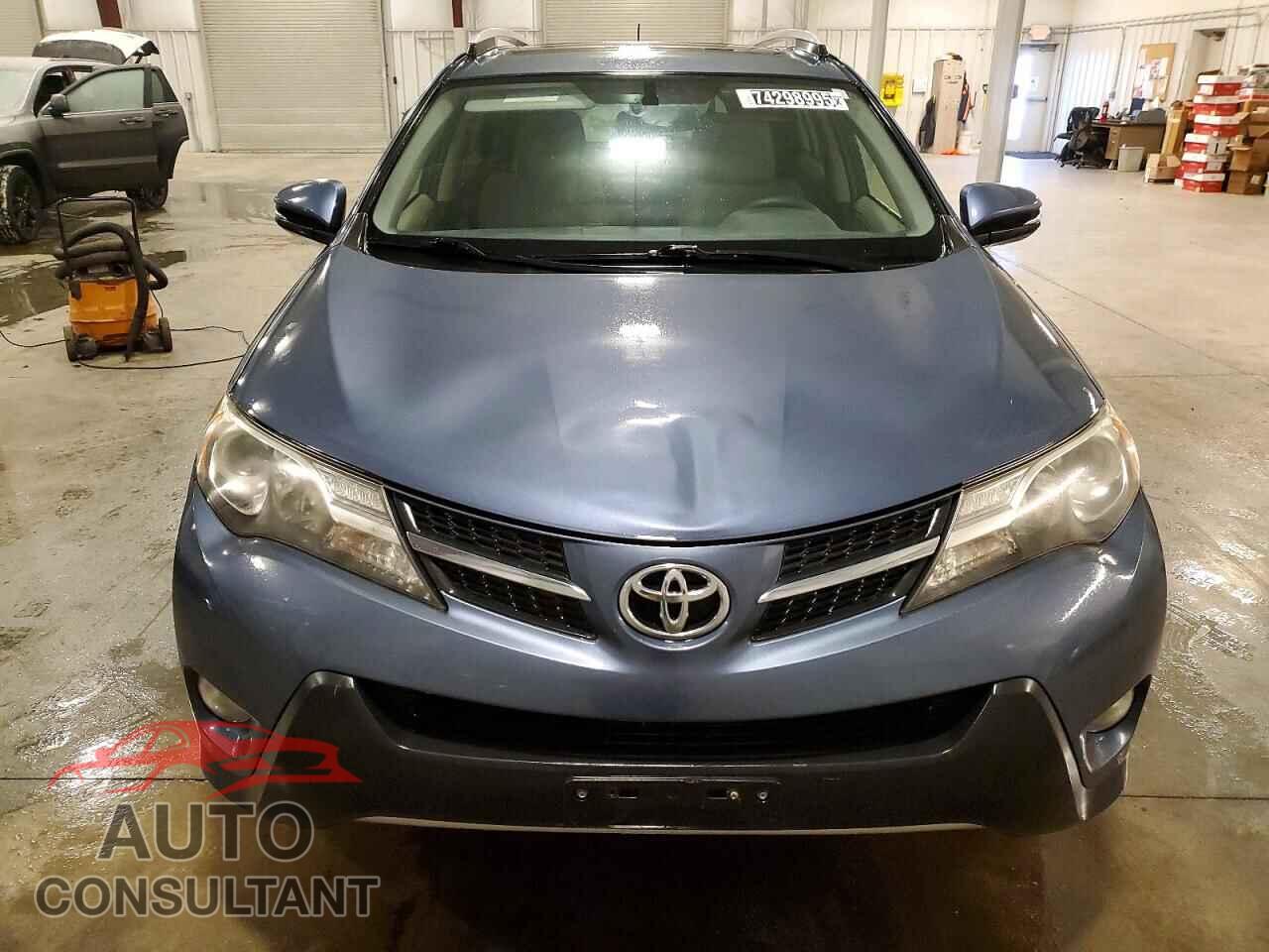 TOYOTA RAV4 2013 - JTMRFREV5DD043228