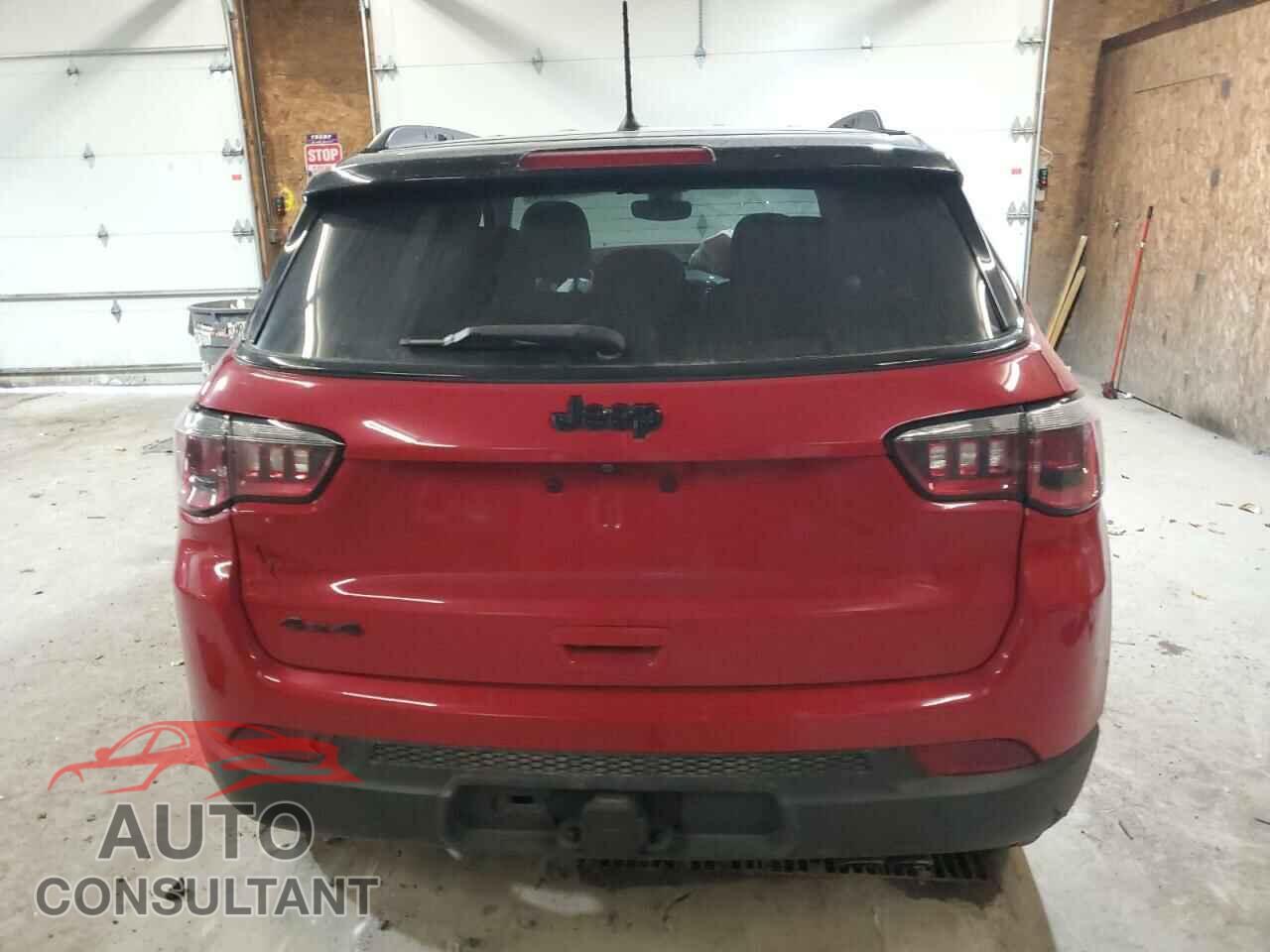 JEEP COMPASS 2018 - 3C4NJDBB9JT304196