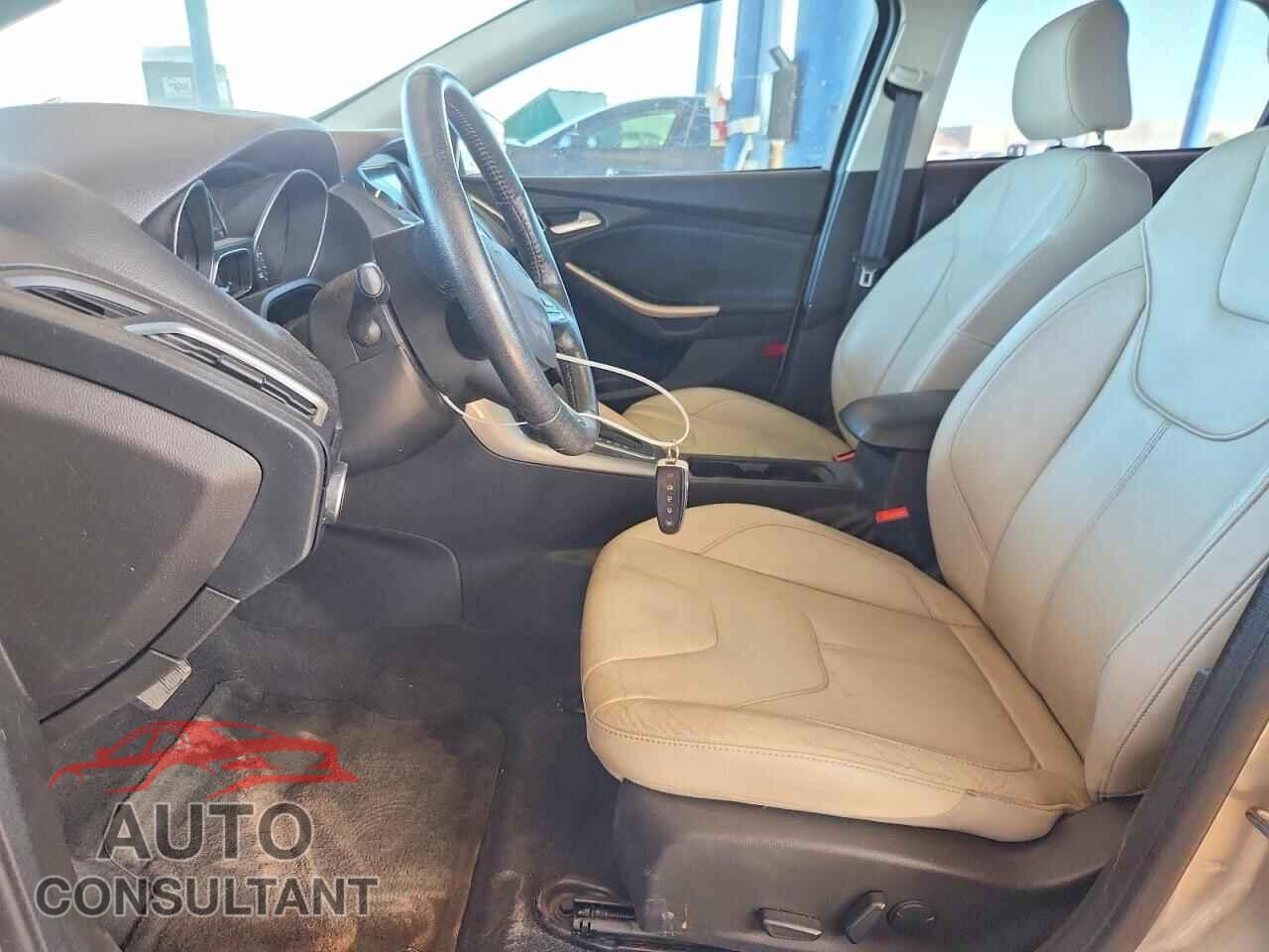 FORD FOCUS 2016 - 1FADP3N24GL307842