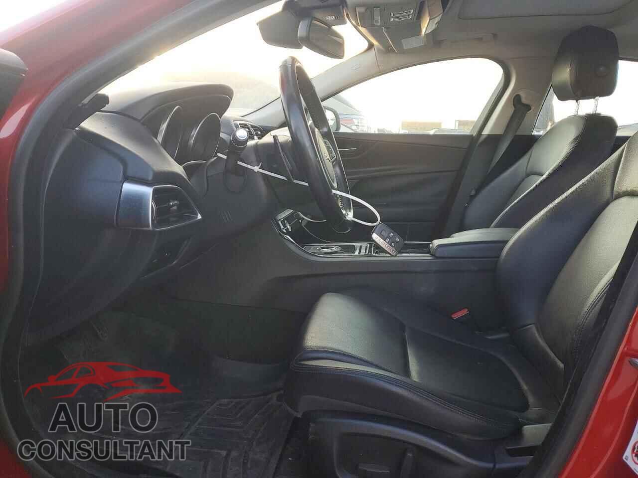 JAGUAR XE 2018 - SAJAJ4FX2JCP37814