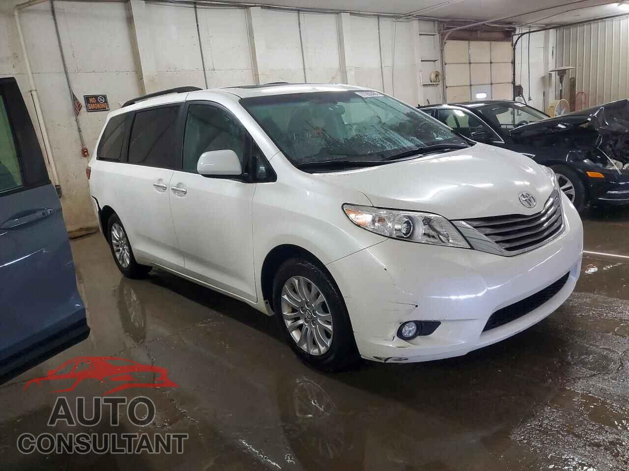 TOYOTA SIENNA 2017 - 5TDYZ3DC4HS856456