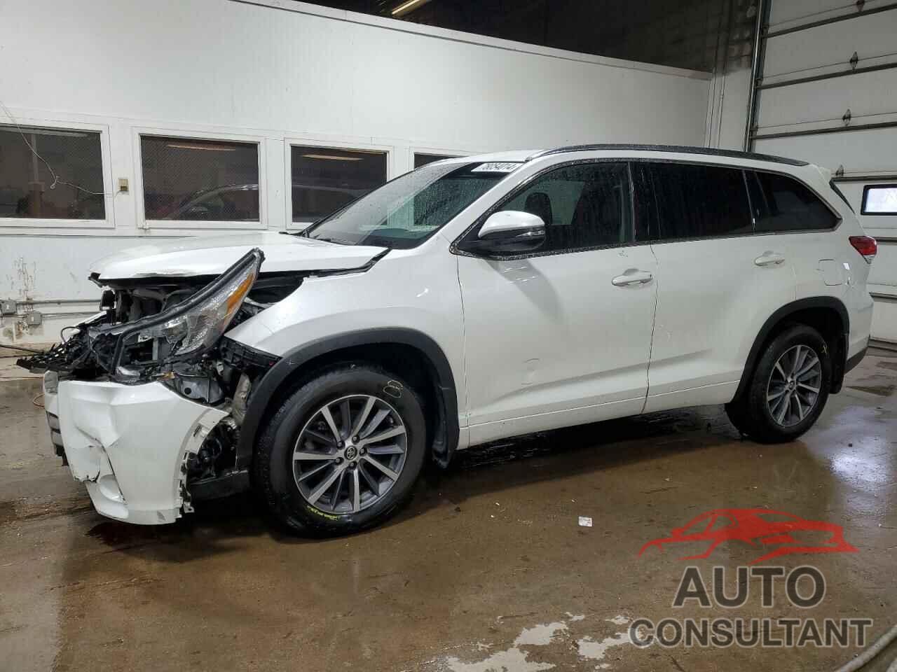 TOYOTA HIGHLANDER 2018 - 5TDJZRFH6JS880857