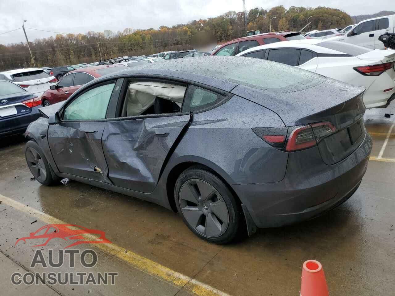 TESLA MODEL 3 2023 - 5YJ3E1EA9PF676772