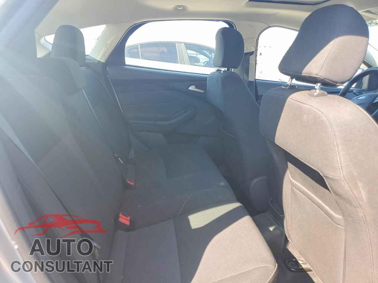 FORD FOCUS 2017 - 1FADP3M24HL244910