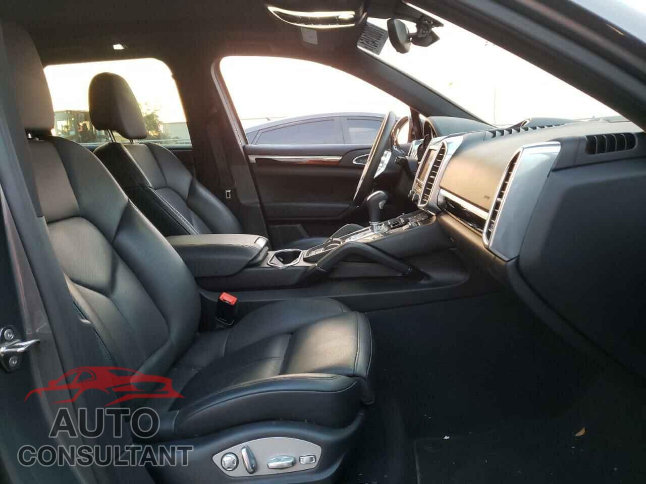 PORSCHE CAYENNE 2016 - WP1AA2A26GLA06647
