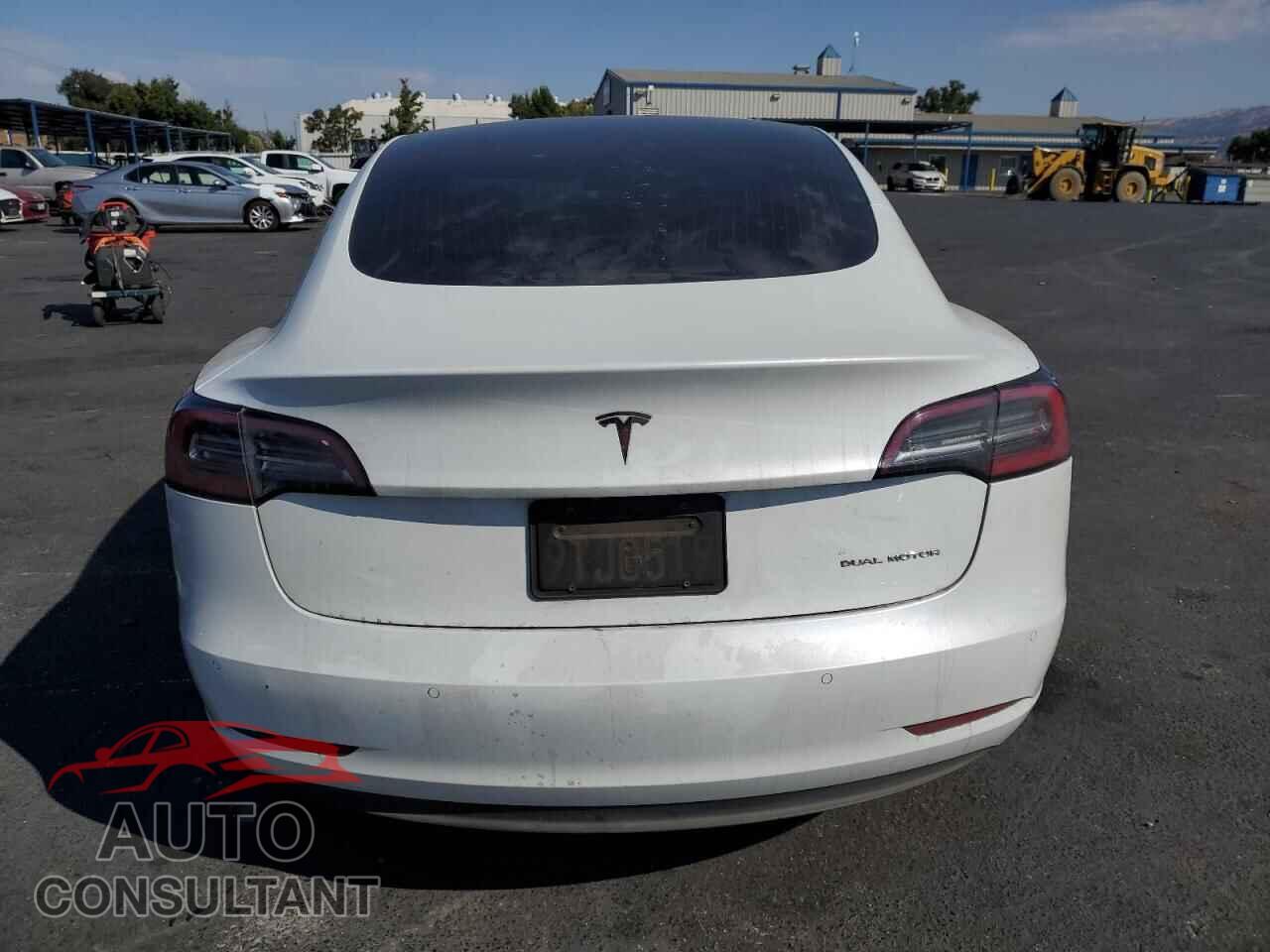 TESLA MODEL 3 2019 - 5YJ3E1EB5KF494097