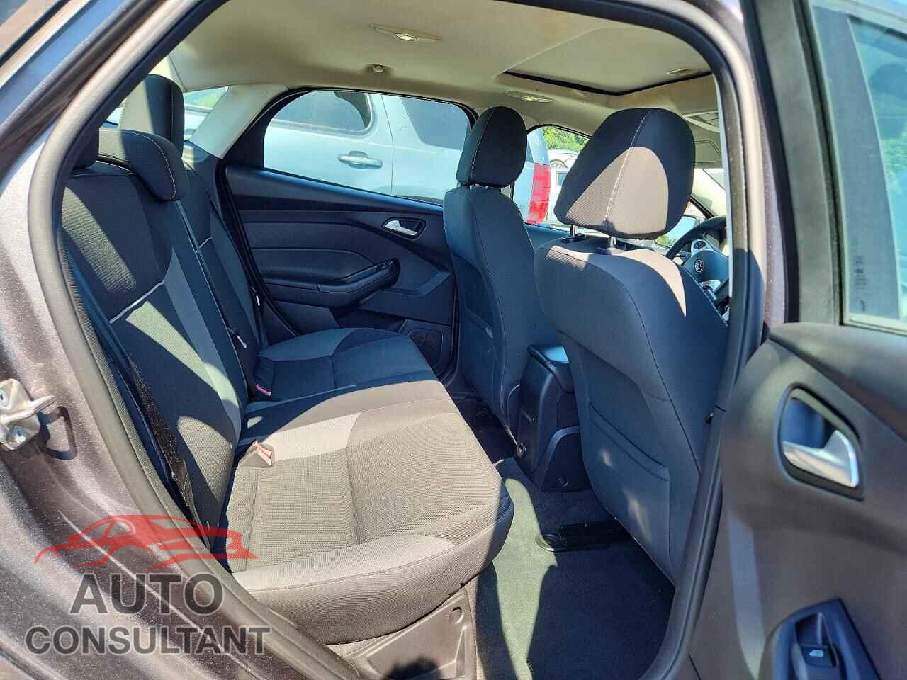 FORD FOCUS 2014 - 1FADP3F2XEL268377