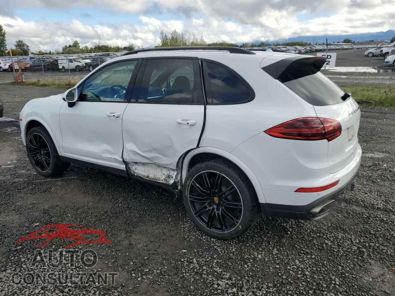 PORSCHE CAYENNE 2018 - WP1AA2A24JKA02447
