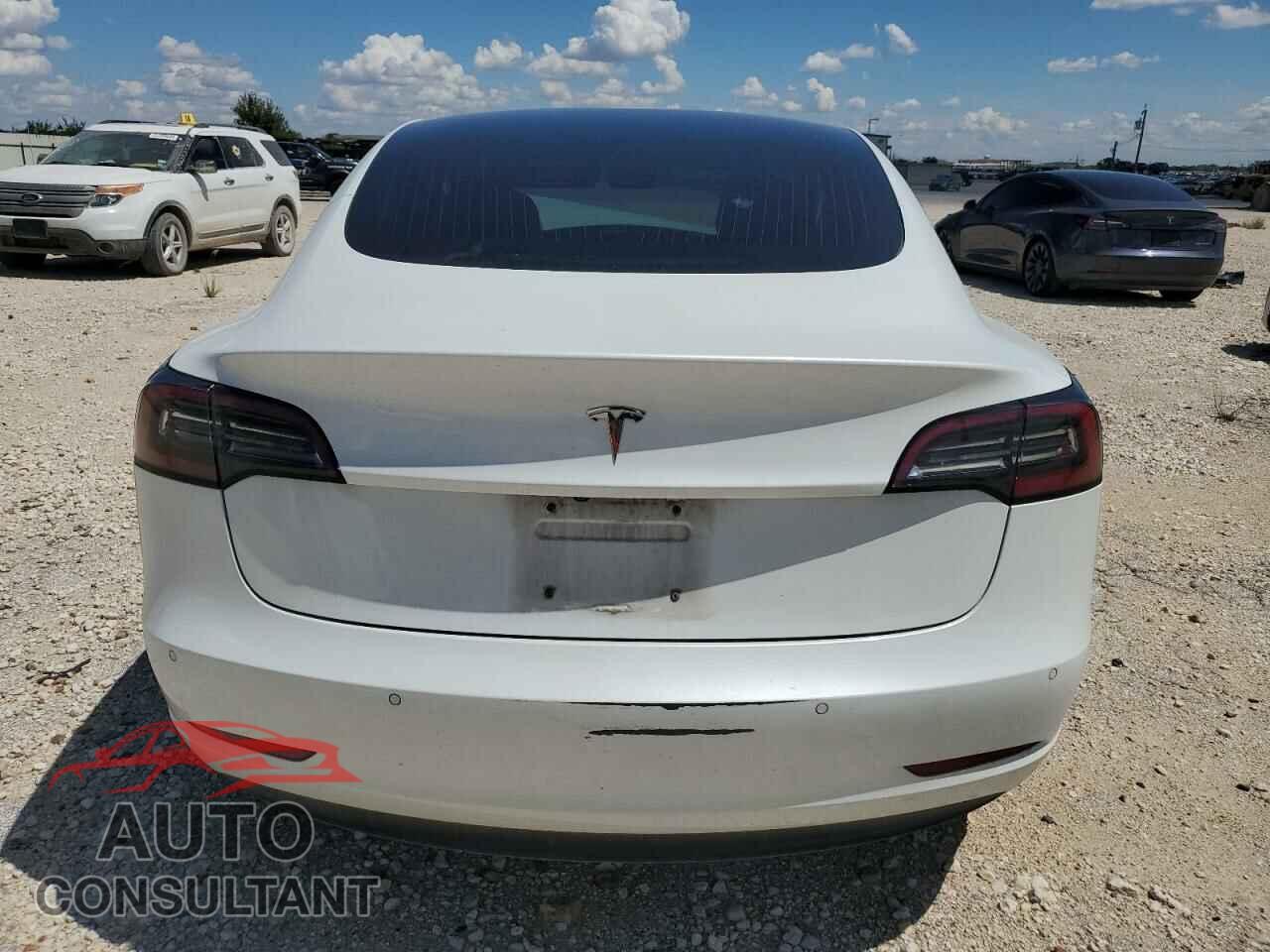 TESLA MODEL 3 2018 - 5YJ3E1EA4JF161671
