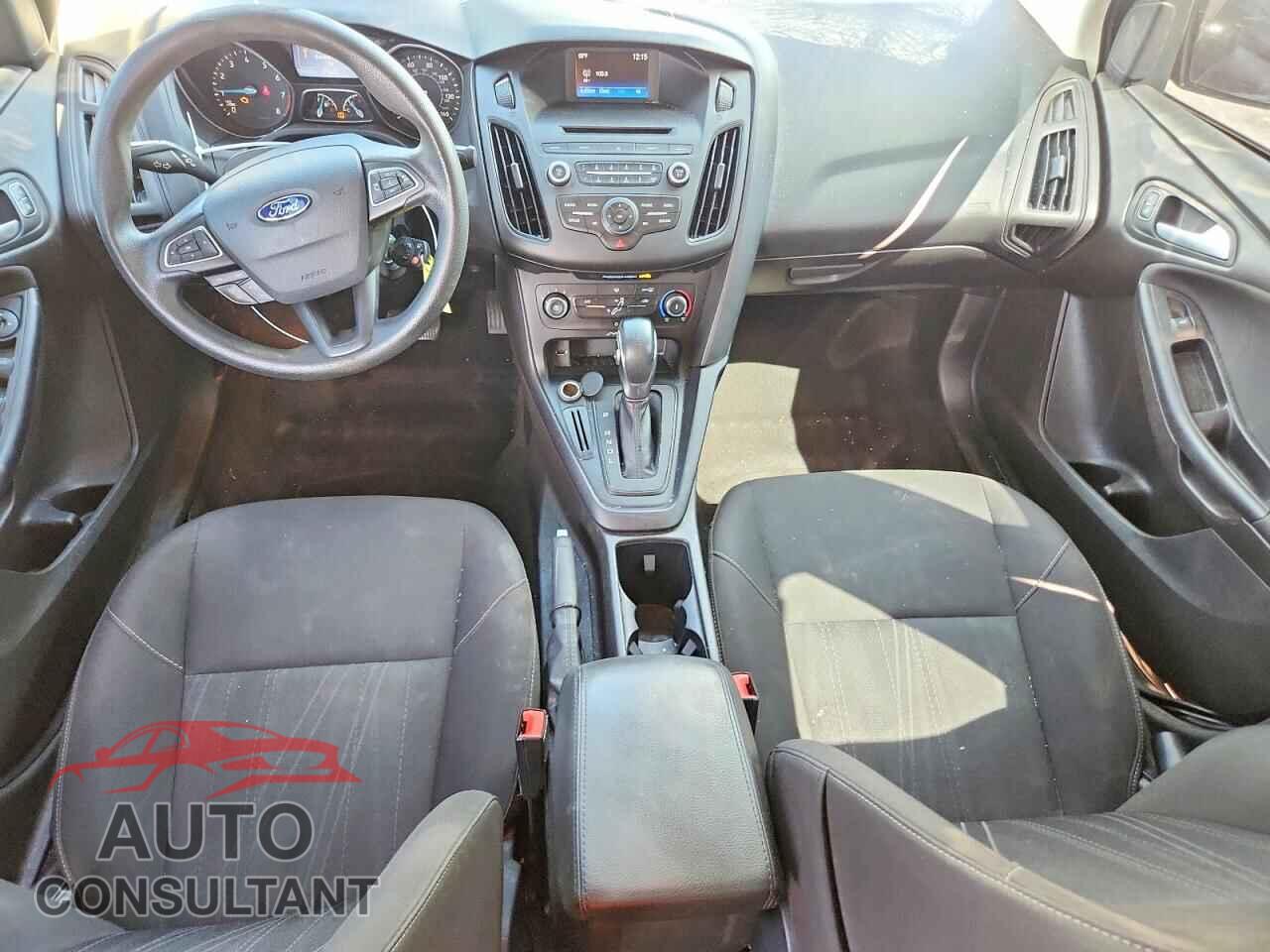 FORD FOCUS 2017 - 1FADP3F24HL252051